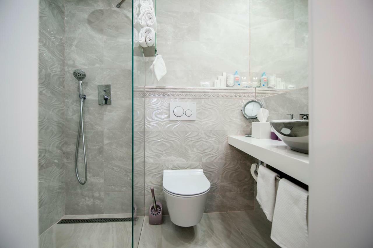 Hiša za goste Santa Lucia 4*
